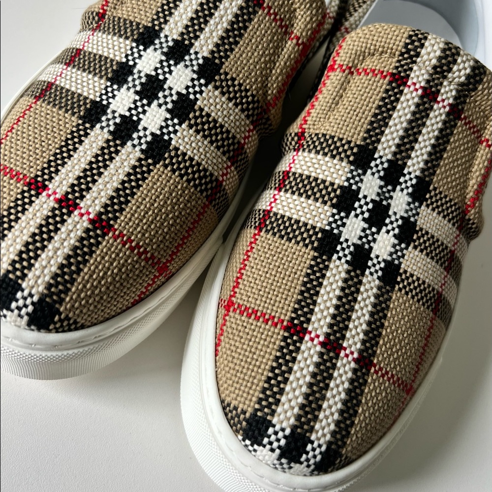Burberry Check Latticed Cotton Espadrilles - Picture 10 of 17